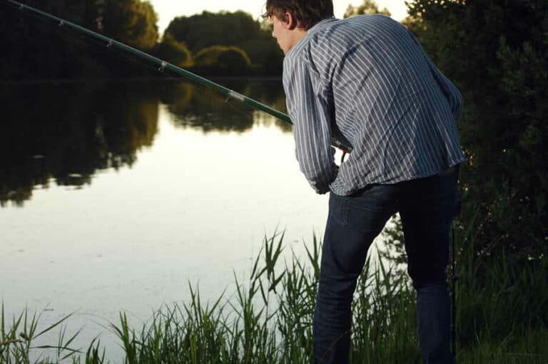 Mehr über den Artikel erfahren Heavy Metal Fishing: Angeln mit schwerem Gerät und großen Kunstködern